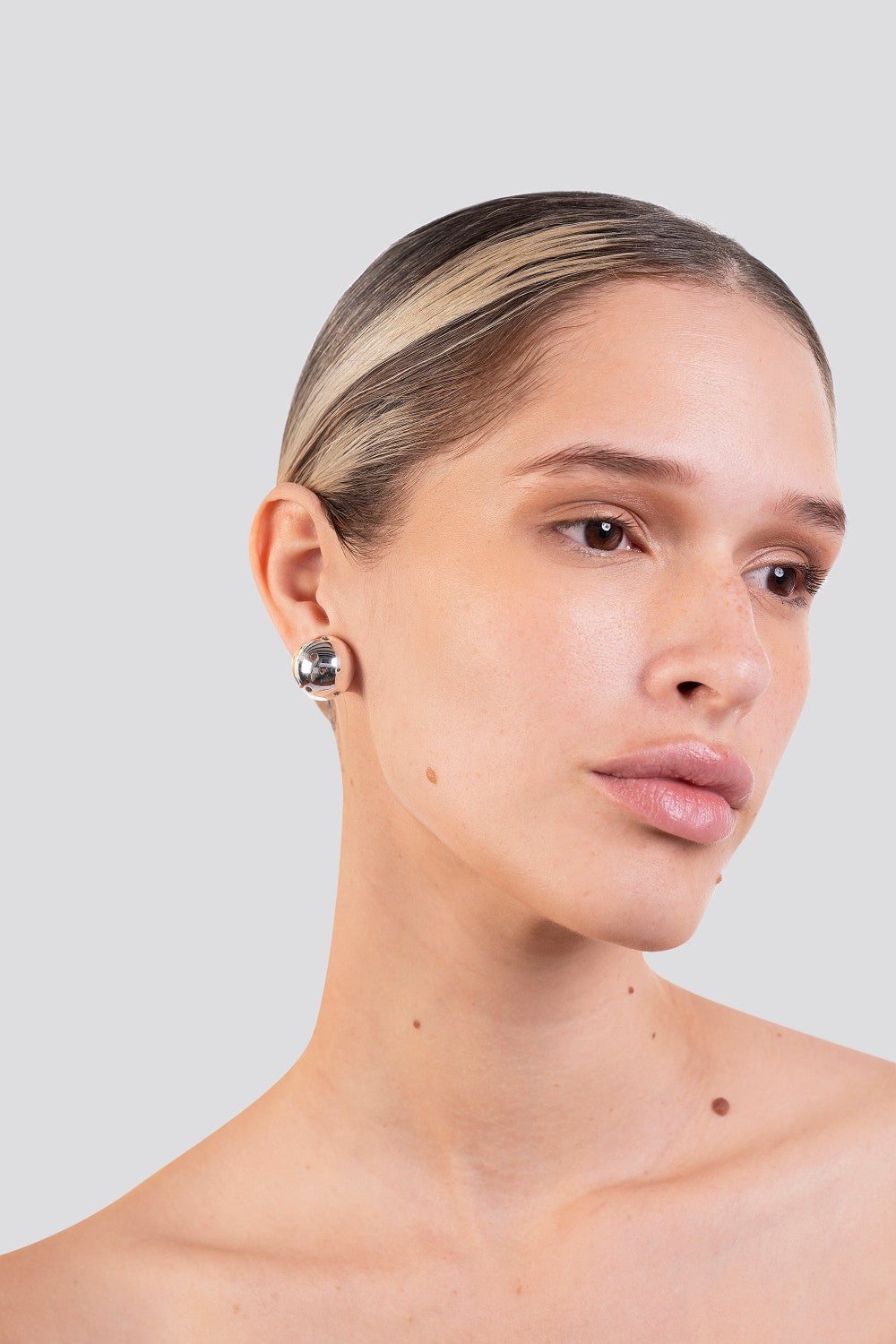 BOLD MEDIUM BALL EARRINGS