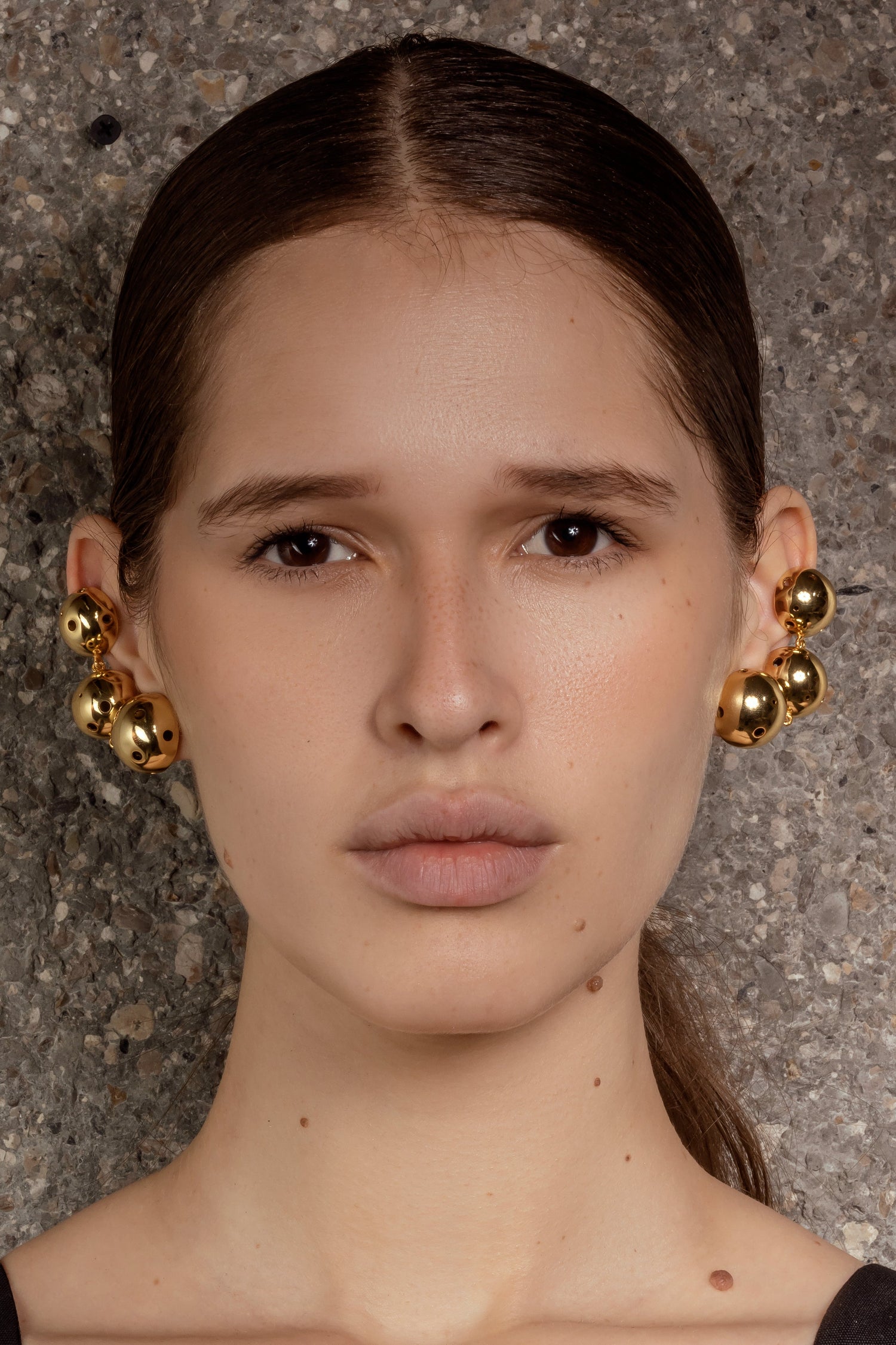MEDIUM CHAIN EARRING