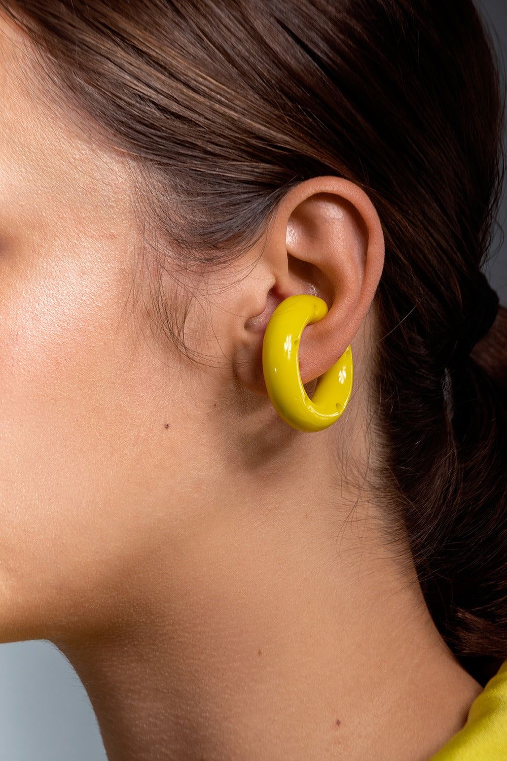 BIG MOON EARCUFF RESINE YELLOW